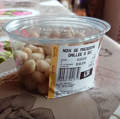 Noix de macadamia grillée à sec