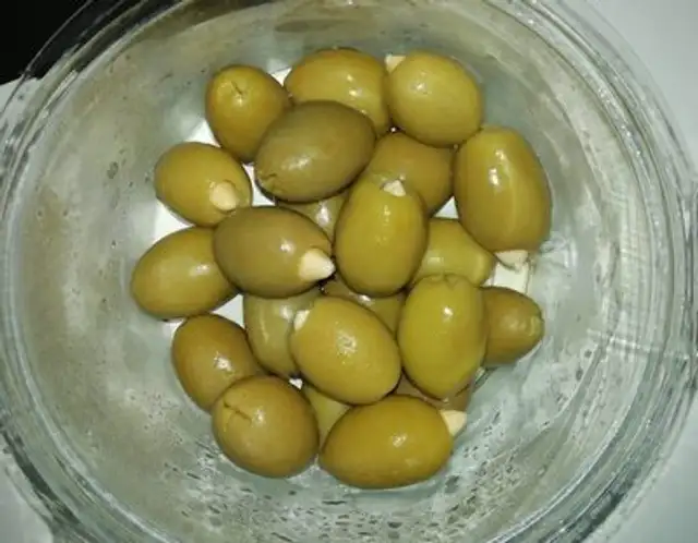 Olives vertes pasteurisées farcies aux amandes