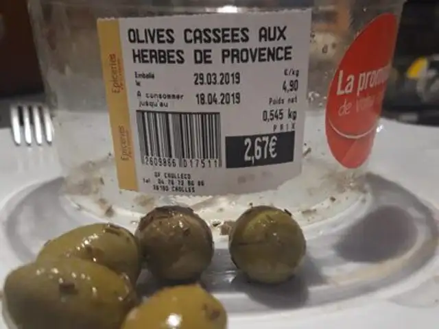 Olives cassées aux herbes de provence