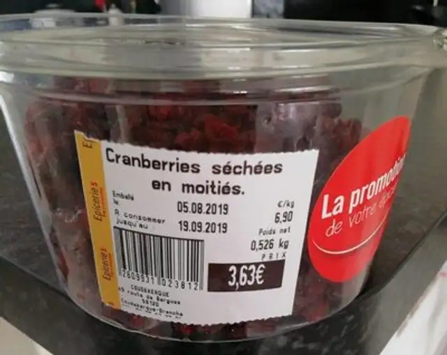 Cranberries séchées en moitié