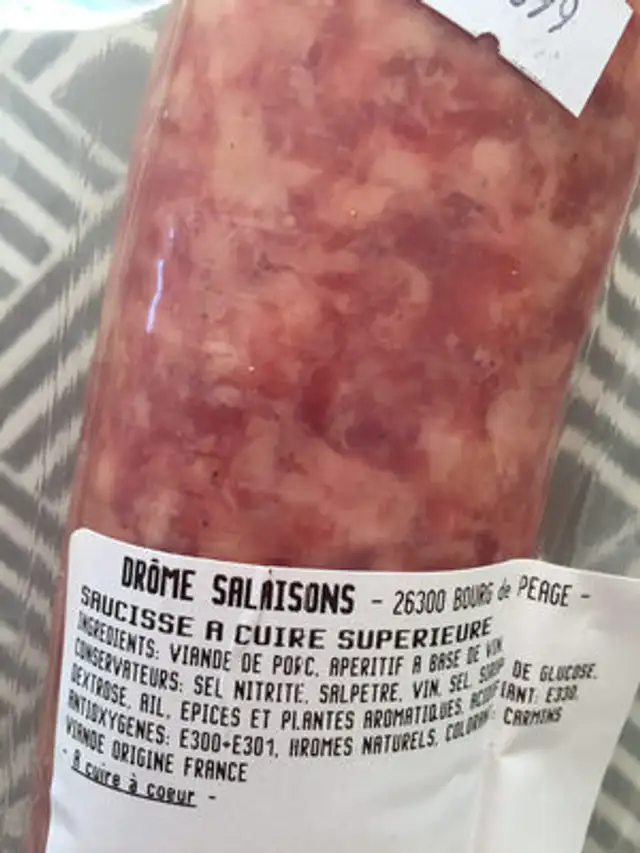 Saucisse à cuire supérieure ingredients label
