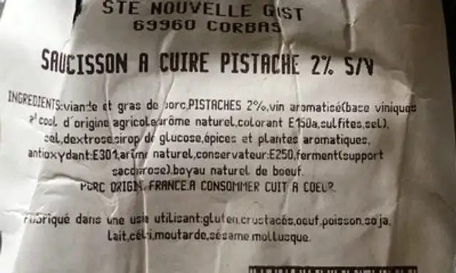 Saucisson á cuire lyonnais ingredients label