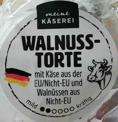 Walnusstorte aus Schmelzkäsezubereitungen, insg. 55 % Fett i. Tr.