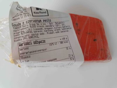 Gouda z czerwonym pesto