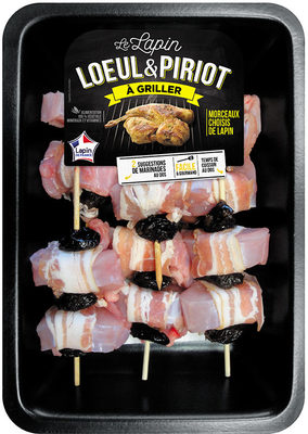 6 Brochettes de râbles découpés de lapin aux pruneaux et poitrine fumée