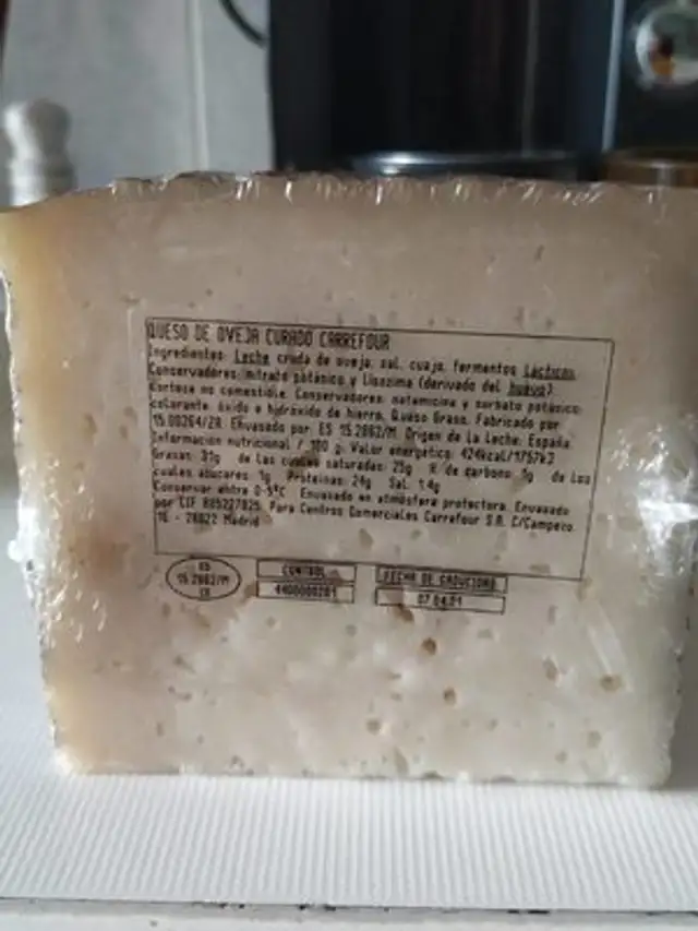 Queso puro oveja nutrition facts table