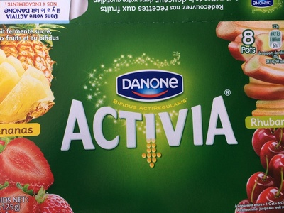 Activia aux fruits (ananas, rhubarbe, fraise, cerise)