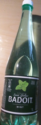 Boisson pétillante à l'eau minérale naturelle à l'arôme naturel de menthe