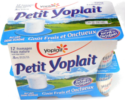 12 fromages frais nature Petit Yoplait, (3,8 % MG)