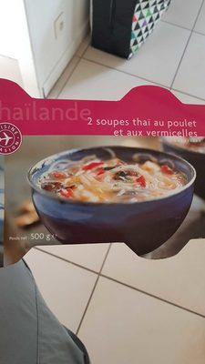 2 soupes thaï au poulet et aux vermicelles