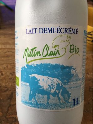 Lait demi-ecreme front packaging