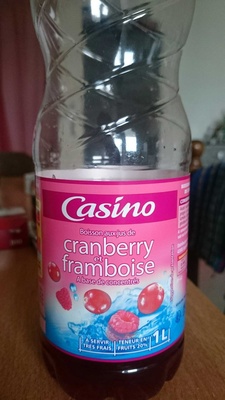 Boisson aux jus de cranberry et framboise à base de concentrés