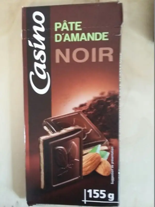 Chocolat noir fourré pâte d'amande nutrition facts table