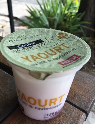 Yaourt au lait de Haute-Savoie - 2 fraise - 2 myrtille