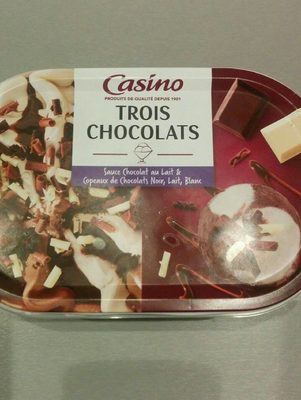 Trois chocolats - sauce chocolat au lait & copeaux de chocolats noir, lait, blanc