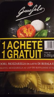 Pomodori mozzarella da latta di buffala e basilico