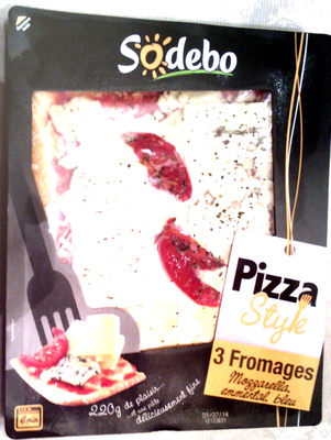 La pizza style 3 fromages de caractère mozzarella emmental & bleu