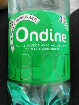 Eau de source avec adjonction de gaz carbonique