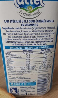 Lait demi-écrémé nutrition facts table