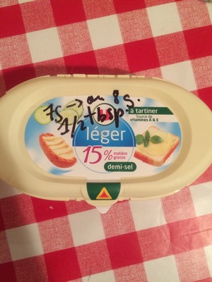 Matière grasse laitière légère 1/2 sel 15%MG, barquette de 250g
