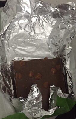 Chocolat au lait noisettes entières