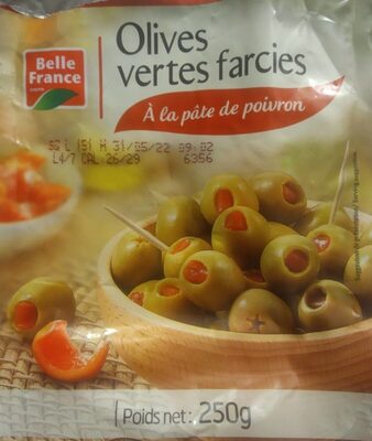 Olives vertes farcies à la pâte de poivron