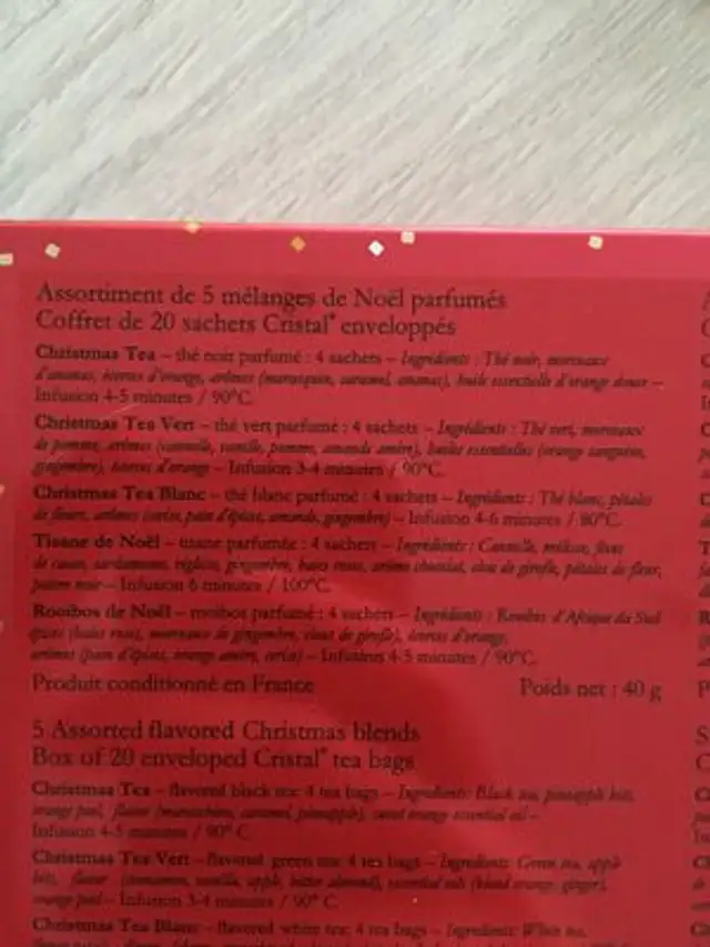 Assortiment de mélanges de Noël parfumés ingredients label