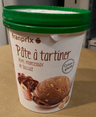 Crème Glacée à la Pâte à Tartiner avec Morceaux de Biscuit