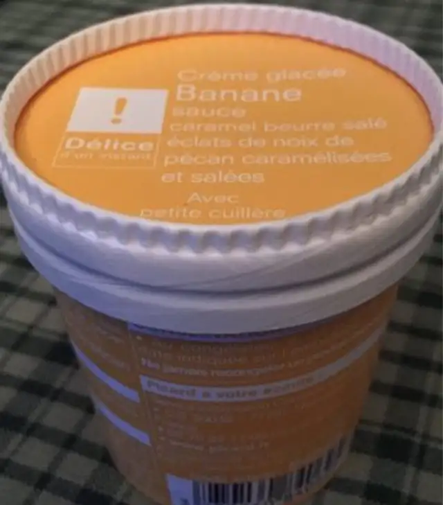Crème Glacée Banane, Sauce Caramel Beurre Salé, Éclats de Noix de Pécan Caramélisées et Salées front packaging