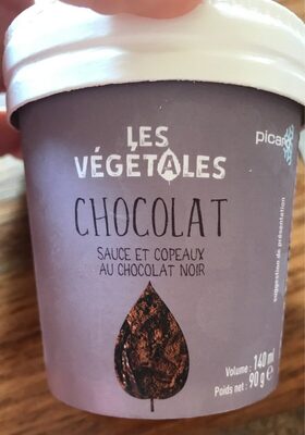 Chocolat, sauce et copeaux au chocolat noir