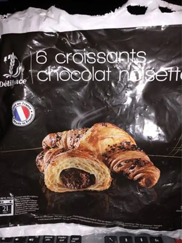 Croissants With Chocolate And Nut Filling, 6 x nutrition facts table