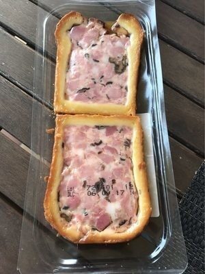 Pâté en croute aux morilles et aux champignons noirs
