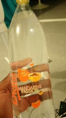 Eau minérale gazeuse aromatisée mandarine passion