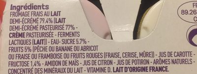 Spécialité laitière sucrée aux fruits à base de Fromage Frais, aromatisée (enrichie en vitamine D) ingredients label