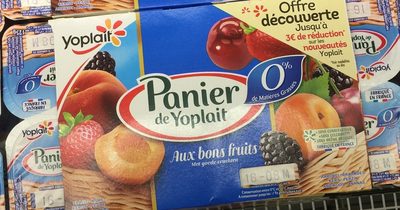 Spécialité laitière maigre aux fruits, aromatisé, avec édulcorants front packaging