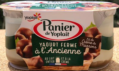 Yaourt nature sucré sur lit de fruits, aromatisé