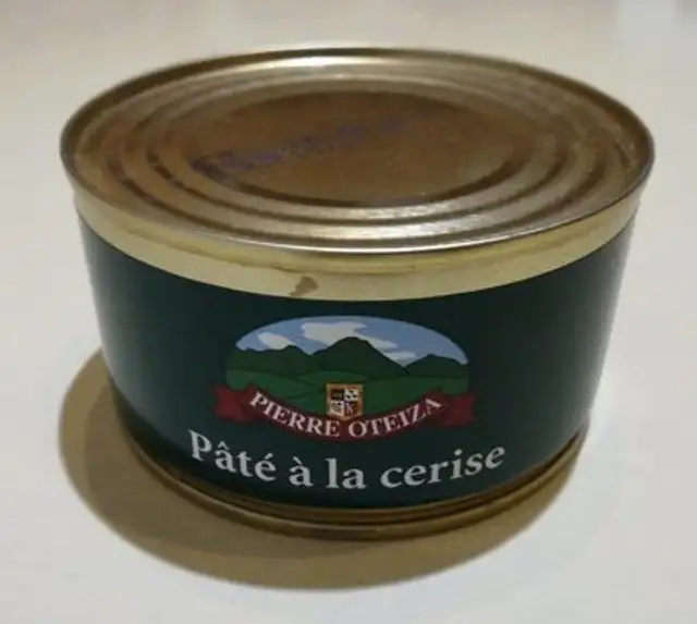 Pâté à la cerise