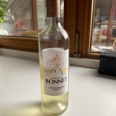 Château Bonnet front packaging