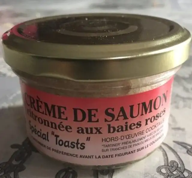 Crème de saumon  citronnées aux baies roses