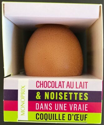 Chocolat au lait et noisettes dans une vraie coquille d'œuf front packaging