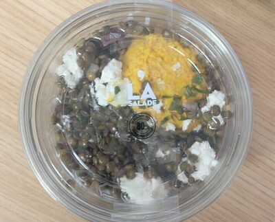 Salade de lentilles vertes, houmous, carotte, miel