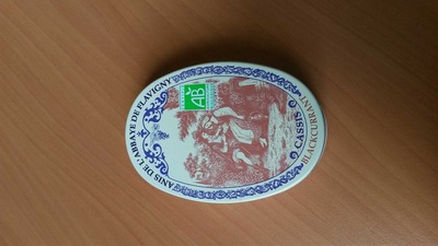 Boite ovale cassis bio