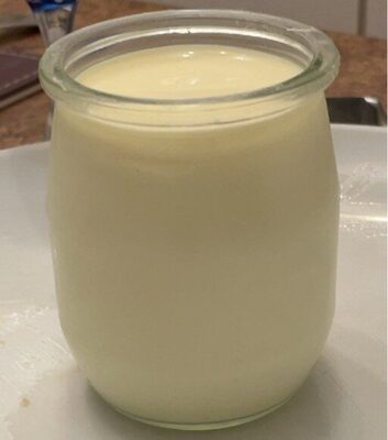 Yaourt ferme au lait de vache entier nature front packaging