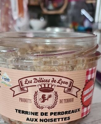 Terrine de perdreaux aux noisettes