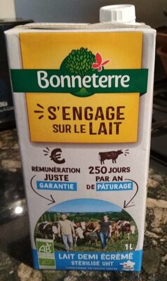 lait demi écrémé sterilisé UHT front packaging