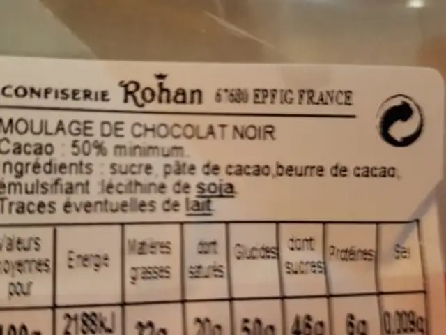 Moulage de chocolat noir front packaging