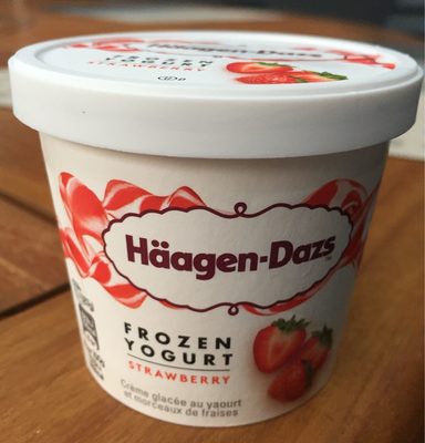Frozen Yogourt Strawberry front packaging