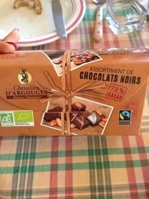 Assortiment de chocolats noirs