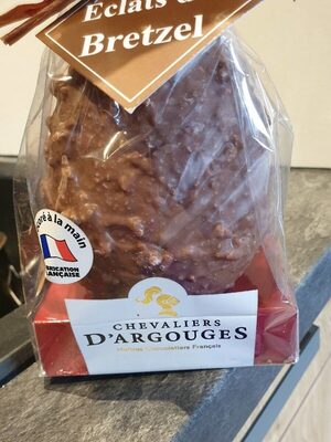 Œuf en chocolat aux éclats de bretzel