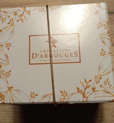 Tuiles au chocolat blanc et éclats de noisettes